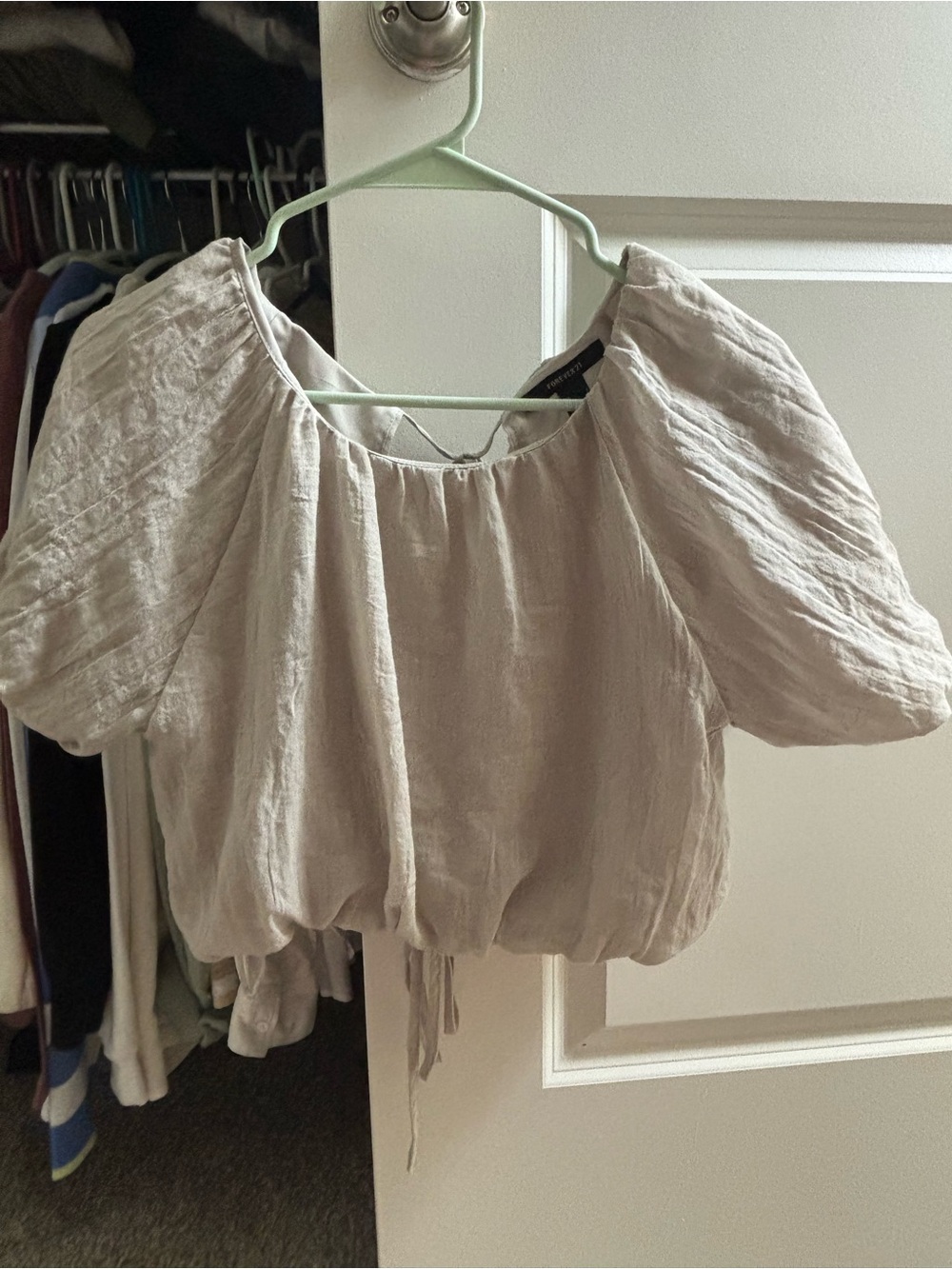 Forever 21 Gray Puff-Sleeve Crop Top Open back